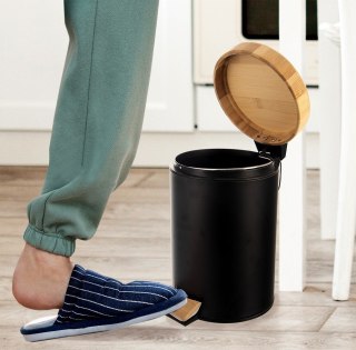 Kosz na śmieci z pedałem do kuchni łazienkowy czarny mały BLACK 3L ORION 731719