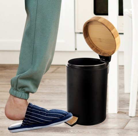 Kosz na śmieci z pedałem do kuchni łazienkowy czarny mały BLACK 3L ORION 731719