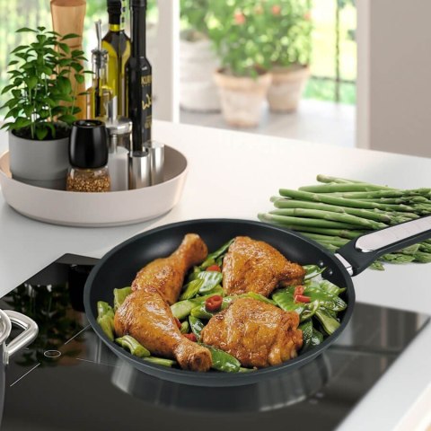 Patelnia do smażenia nieprzywierająca QuanTanium indukcja gaz 26cm MAESTRO MR-1207-26