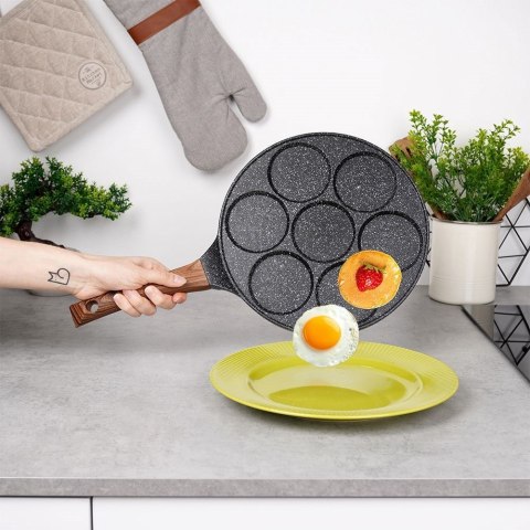 Patelnia granitowa do jajek sadzonych placków pancakes 7 otworów BLACK&WOOD 26 cm VILDE 199007