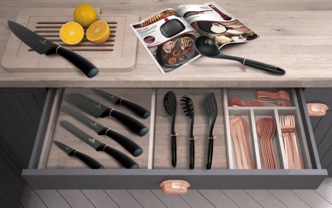 ZESTAW NOŻY W STOJAKU 8 EL. BERLINGER HAUS BLACK ROSE LINE BH-2421
